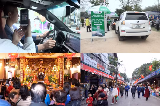 Du khách thích thú khi không phải dùng tiền mặt tại Phủ Tây Hồ