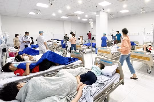 Liên tiếp các vụ ngộ độc thực phẩm quy mô lớn: Ngăn chặn hiệu quả bằng cách nào?