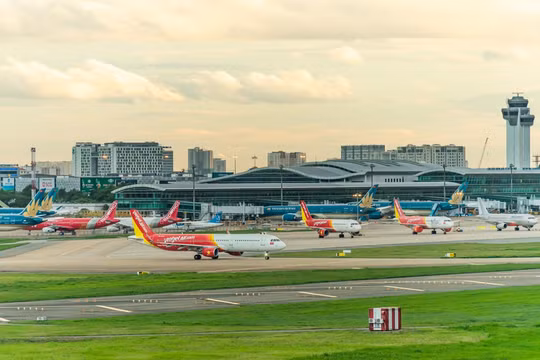Bài toán giá vé máy bay: Cần cân nhắc trong tổng thể phát triển kinh tế