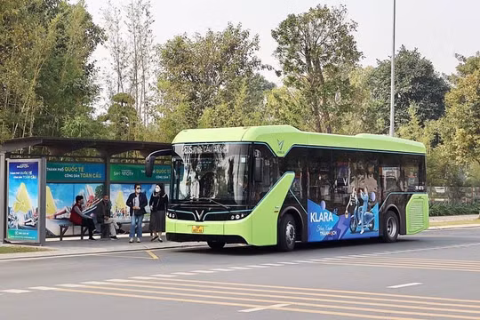 Đưa vào khai thác tuyến buýt điện kết nối với sân bay Nội Bài