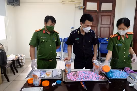 Ngành Hải quan tham gia bắt giữ trên 2,8 tấn ma tuý các loại và 303 đối tượng trong năm 2023