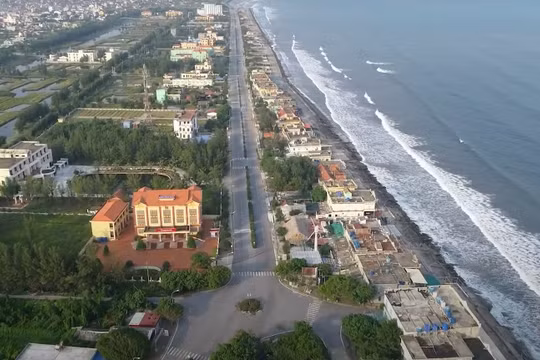 Ghé biển Hải Thịnh tận hưởng vẻ đẹp hoang sơ, hữu tình