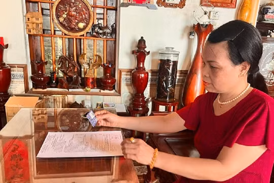 Phú Thọ đẩy mạnh vận động thanh toán không dùng tiền mặt trong chi trả lương hưu, trợ cấp BHXH
