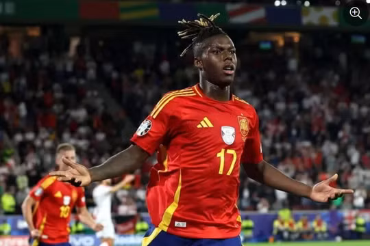 Nico Williams lập thành tích độc nhất vô nhị tại EURO