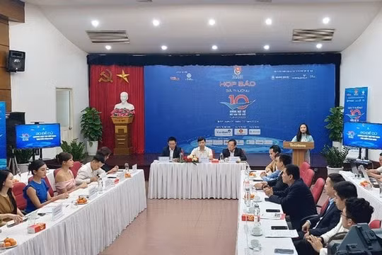 Ca sĩ Đen Vâu cùng nhiều sinh viên, học sinh trở thành ứng viên gương mặt trẻ Việt Nam tiêu biểu