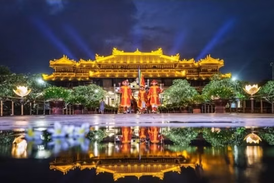 Lễ hội vắng em