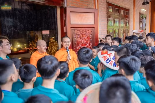 Chùa Ba Vàng thông báo tạm hoãn khóa tu mùa hè