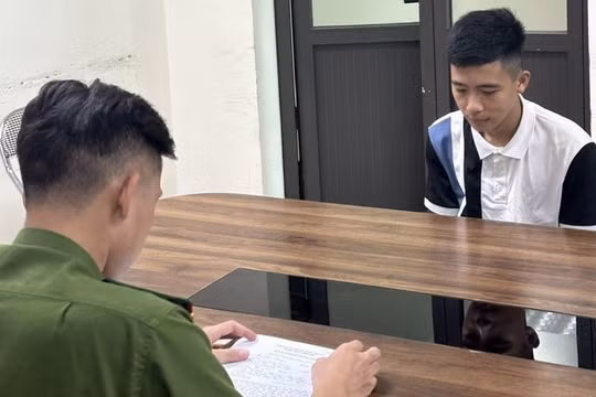 Bắt giữ đối tượng đập vỡ kính hàng loạt ô tô để trộm cắp tài sản ở Hà Nội