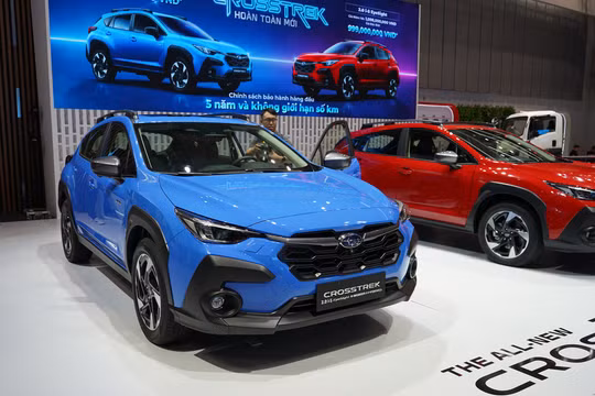 Cận cảnh Subaru Crosstrek giá gần 1,3 tỷ đồng tại Việt Nam
