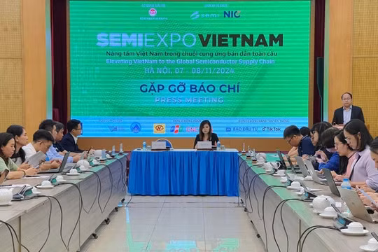 Triển lãm ngành công nghiệp bán dẫn đầu tiên được tổ chức tại Việt Nam