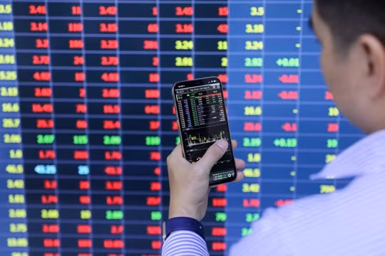 Sau nhịp rơi gần 50 điểm của VN-Index, kịch bản nào cho chứng khoán Việt Nam trong tháng 8?