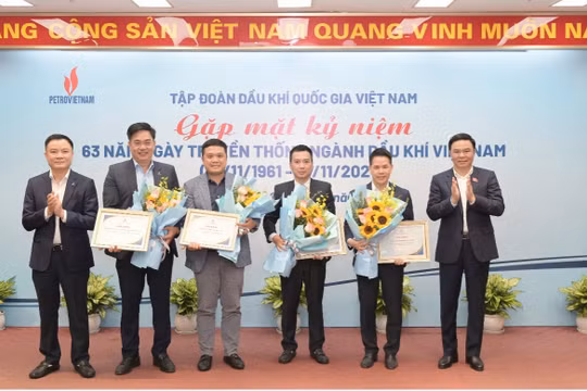 PV GAS nhận vinh danh đơn vị tiêu biểu trong thực hiện kế hoạch quản trị của Petrovietnam
