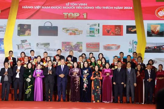 Lễ tôn vinh "Hàng Việt Nam được người tiêu dùng yêu thích" năm 2024