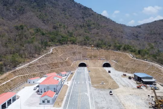 Đóng đường cao tốc Cam Lâm - Vĩnh Hảo phục vụ lễ khánh thành