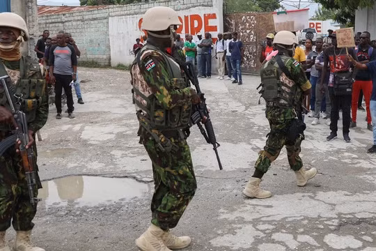 Cảnh sát Kenya tới Haiti làm nhiệm vụ quốc tế bị nợ lương 2 tháng