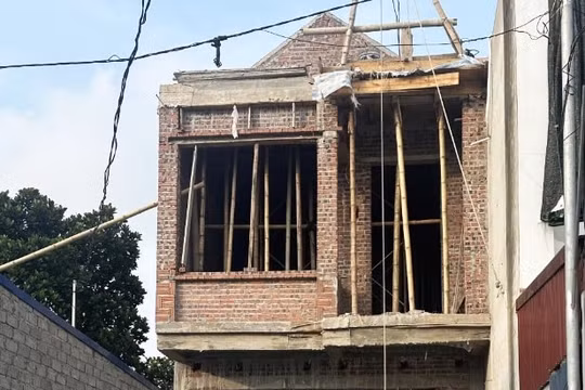 Thái Bình: Sập giàn giáo xây dựng khiến ba người thương vong
