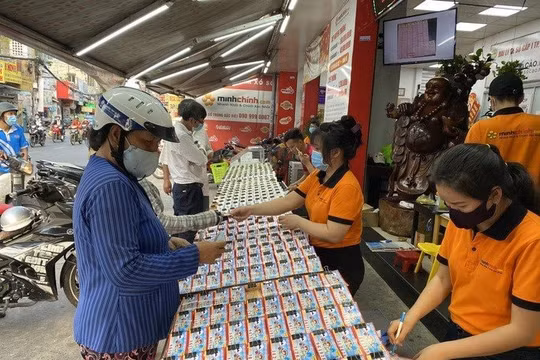 Yêu cầu từng bước tái cơ cấu thị trường xổ số, công khai các sản phẩm bảo hiểm