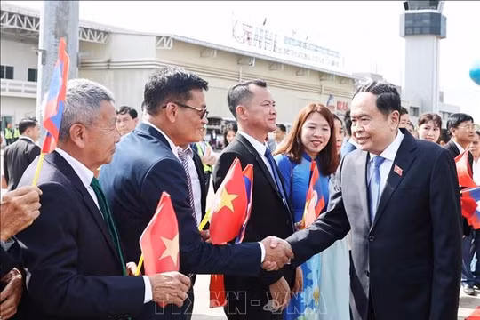 Chủ tịch Quốc hội Trần Thanh Mẫn thăm chính thức Lào và tham dự Đại hội đồng AIPA-45