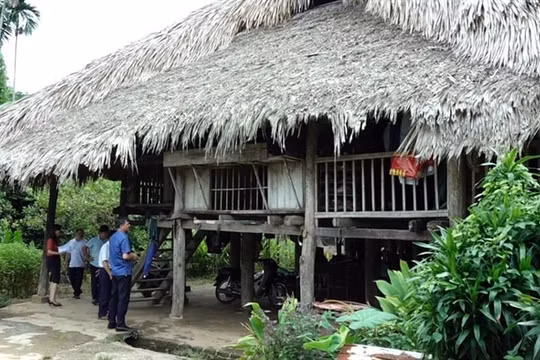 Bảo tồn truyền thống dân tộc Tày xóm bản Đông: Tạo điểm nhấn bản sắc văn hóa riêng biệt gắn với du lịch bền vững