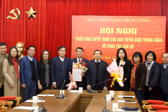 Trao quyết định bổ nhiệm Phó Tổng Biên tập Báo điện tử ĐCSVN và Phó Tổng phụ trách Tạp chí Tuyên giáo