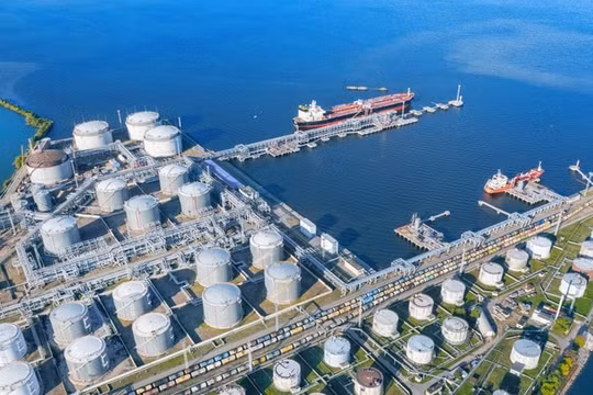 Mỹ mua dầu Nga bất chấp lệnh cấm nhập khẩu