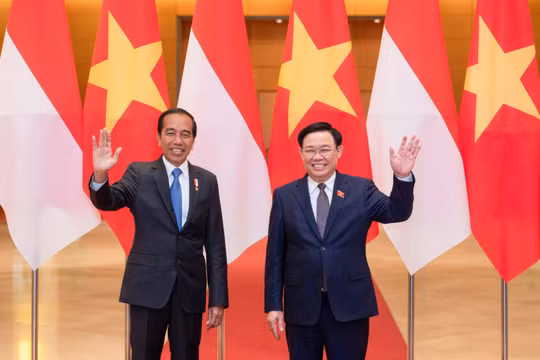 Chủ tịch Quốc hội Vương Đình Huệ hội kiến Tổng thống Indonesia Joko Widodo