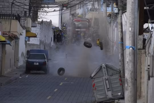 Bạo lực tiếp tục gia tăng ở Ecuador: Đốt hộp đêm và đe dọa đánh bom