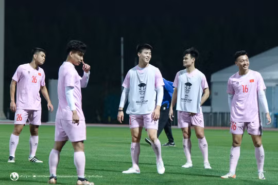 HLV Troussier chốt danh sách 26 cầu thủ Việt Nam dự Asian Cup 2023