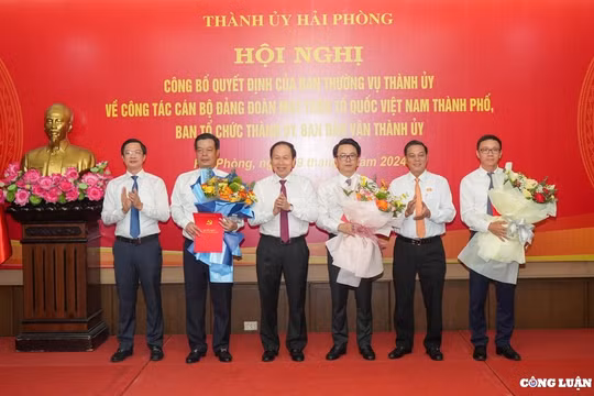 Thành ủy Hải Phòng công bố các quyết định về công tác cán bộ