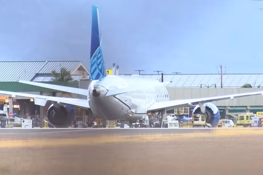 Phát hiện thi thể trong hốc bánh xe máy bay ở Hawaii
