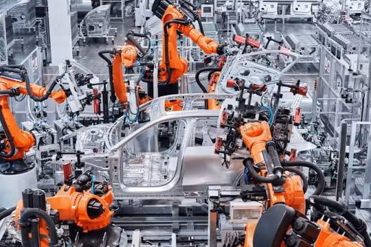 Ba nhà sản xuất xe điện cao cấp Trung Quốc đồng loạt giảm giá