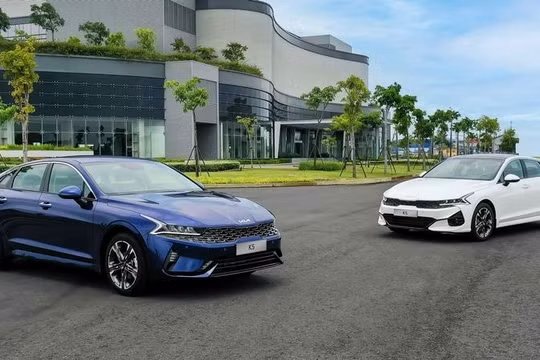 Giá xe Kia giảm đồng loạt dịp cuối năm