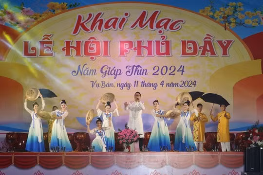 Nam Định: Tưng bừng khai mạc Lễ hội Phủ Dầy năm 2024
