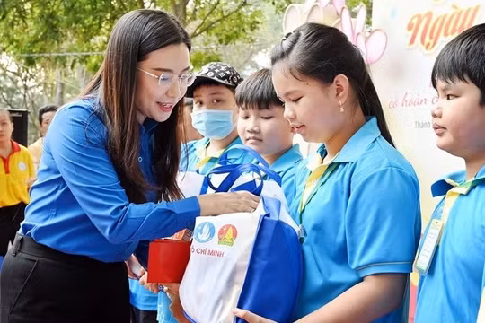 TP. HCM dành hơn 1.000 tỷ đồng để chăm lo Tết cho người dân
