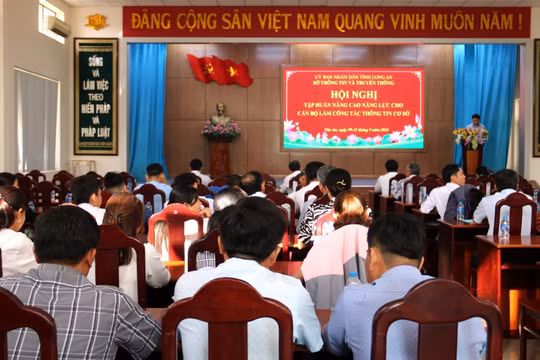 Long An nâng cao năng lực cho cán bộ làm công tác thông tin cơ sở
