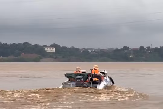 Cục Cảnh sát giao thông triển khai các phương án tìm kiếm cứu nạn vụ sập cầu Phong Châu