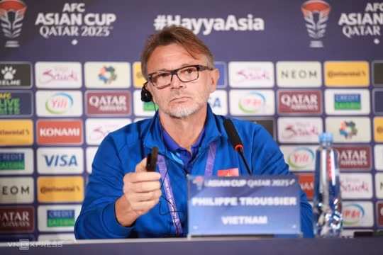 Đánh giá cao Nhật Bản, HLV Troussier vẫn tin Việt Nam có thể thắng