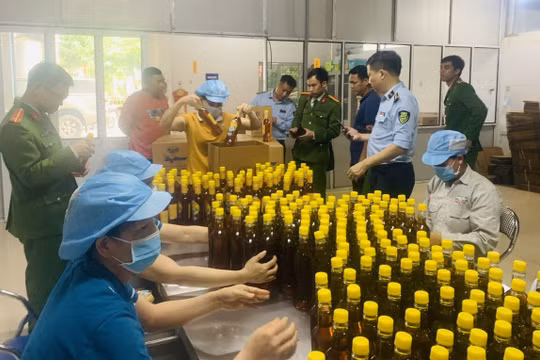 Bốn doanh nghiệp sản xuất mật ong có dấu hiệu giả mạo đối mặt với án hình sự