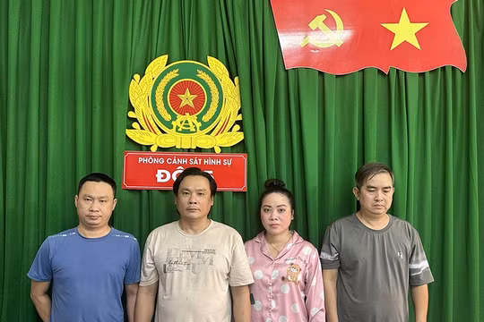 Bắt khẩn cấp nhóm “tú ông, tú bà” chuyên điều hành tiếp viên múa thoát y và bán dâm