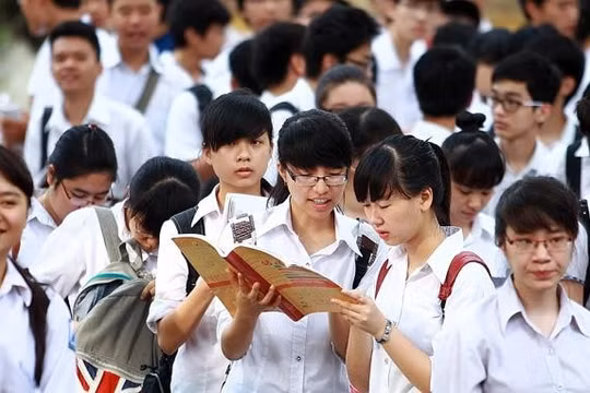 Tái diễn "ép" học sinh không thi vào lớp 10: Khi giáo dục “phi giáo dục”!