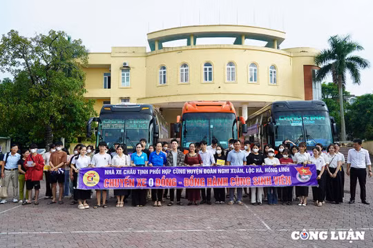 3 'chuyến xe 0 đồng' đưa sinh viên khó khăn ở Hà Tĩnh ra Hà Nội nhập học