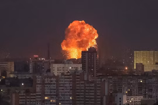 Tên lửa Nga làm rung chuyển Kiev và các khu vực khác của Ukraine