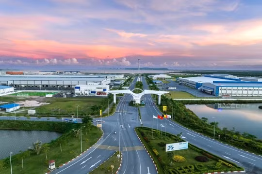 Hải Phòng trao chứng nhận đầu tư cho 12 dự án với tổng vốn 1,8 tỷ USD