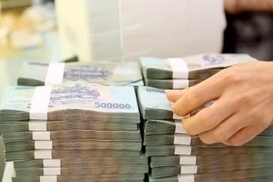 Lãi suất huy động vừa lập đáy, vừa lập đỉnh 11%
