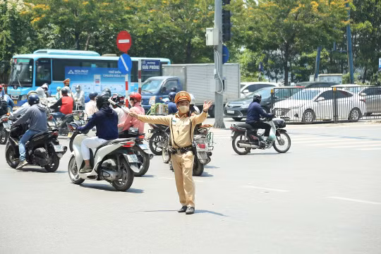 Hà Nội: Tập trung xử lý 5 nhóm hành vi vi phạm, bảo đảm trật tự an toàn giao thông