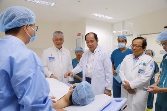 TP HCM: Em bé được can thiệp thông tim xuyên bào thai thứ 2 chào đời khỏe mạnh