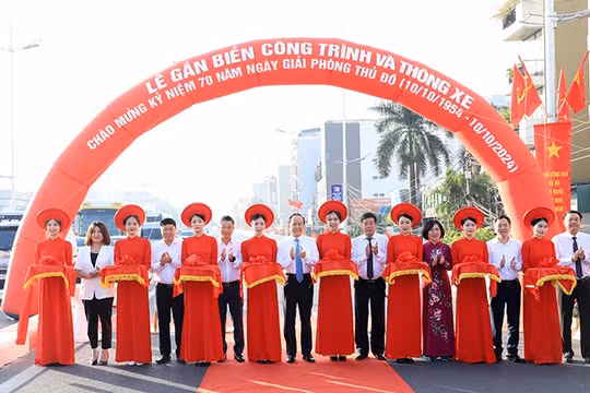 Hà Nội: Thông xe đường Âu Cơ-Xuân Diệu chào mừng 70 năm Ngày Giải phóng Thủ đô