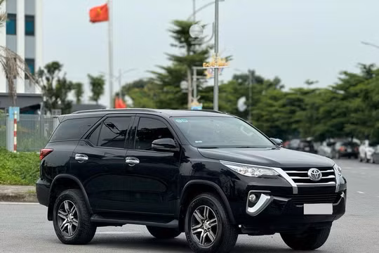 Giá xe Toyota Fortuner lăn bánh tháng 6/2024: Giảm sâu tương đương Ford Everest