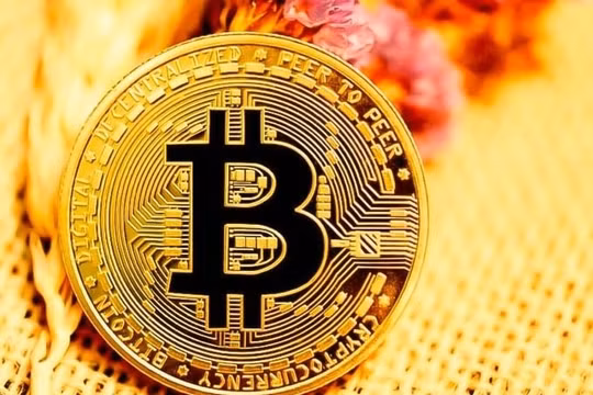 Bitcoin lên “đỉnh” 2 năm, vốn hóa thị trường lại đạt 1 nghìn tỷ USD
