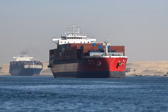 Từ Suez đến Panama, hàng hải toàn cầu vẫn lao đao vì xung đột và biến đổi khí hậu